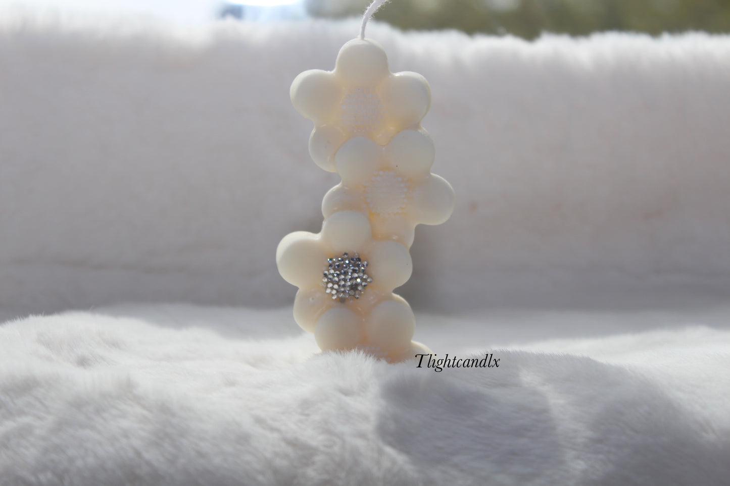 Daisy chain candle