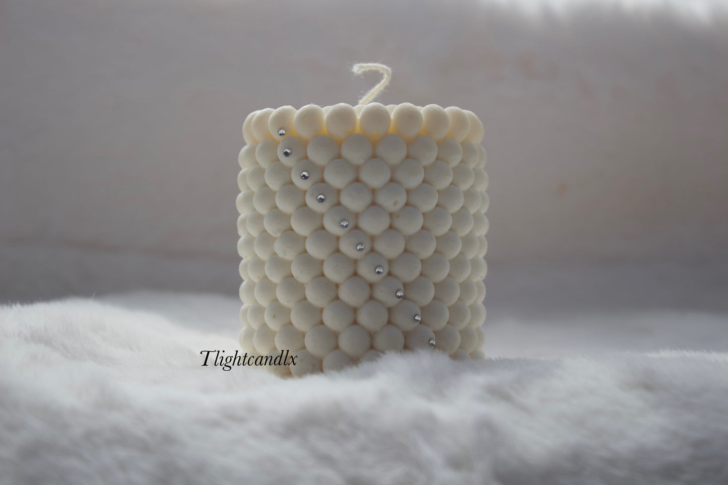 Cylinder bubble candle